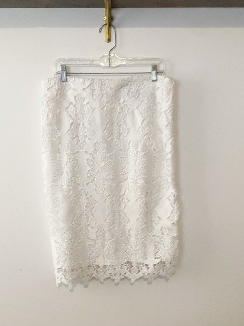 H&M White Lace Pencil Skirt
